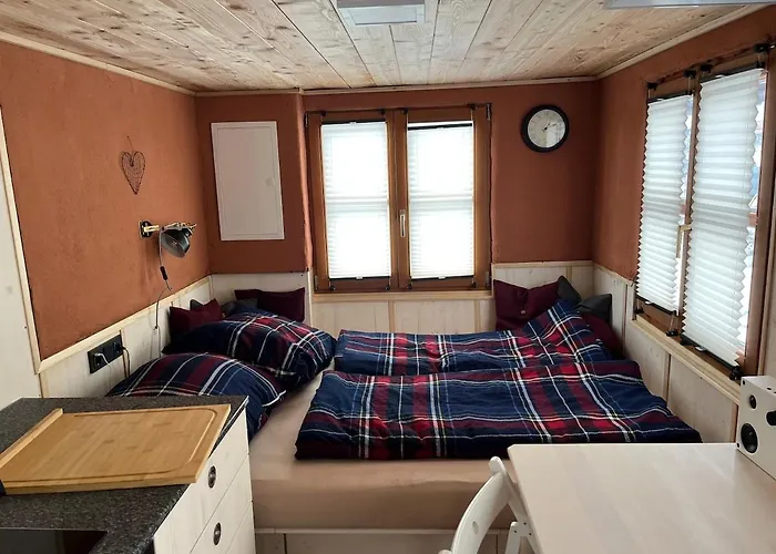 Dom wakacyjny Lovingly Renovated 120-year-old Train Car! *